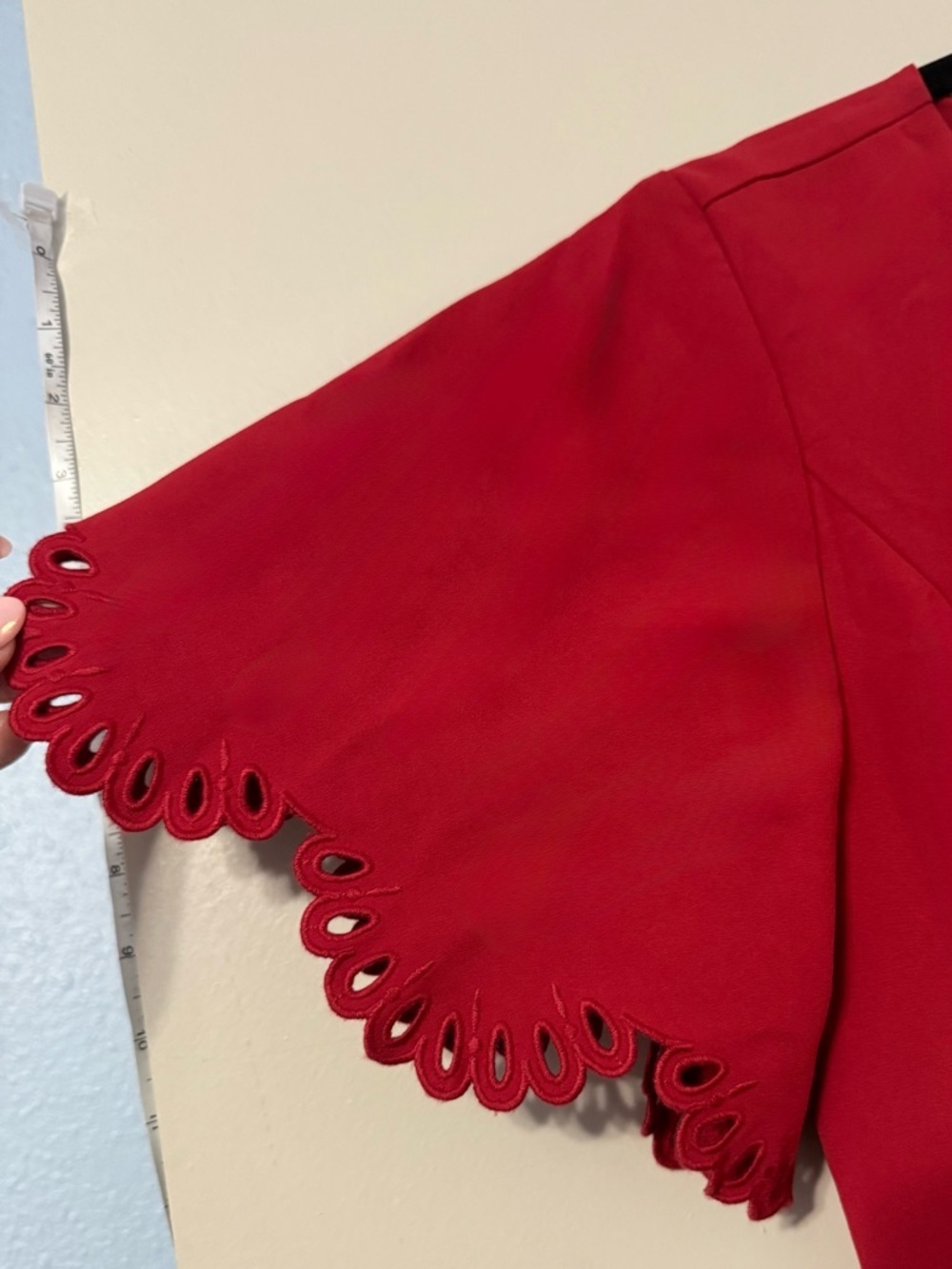 H&M Red Fit & Flare Dress Size 8 Scalloped Eyelet Sleeve V-Neck NWT - Picture 2 of 7